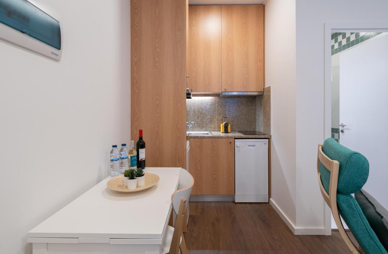 Host Wise - Modern Studios With Terrace - Walk Everywhere Porto Bagian luar foto