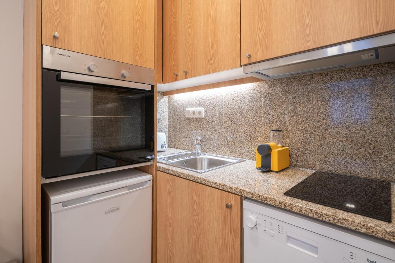 Host Wise - Modern Studios With Terrace - Walk Everywhere Porto Bagian luar foto