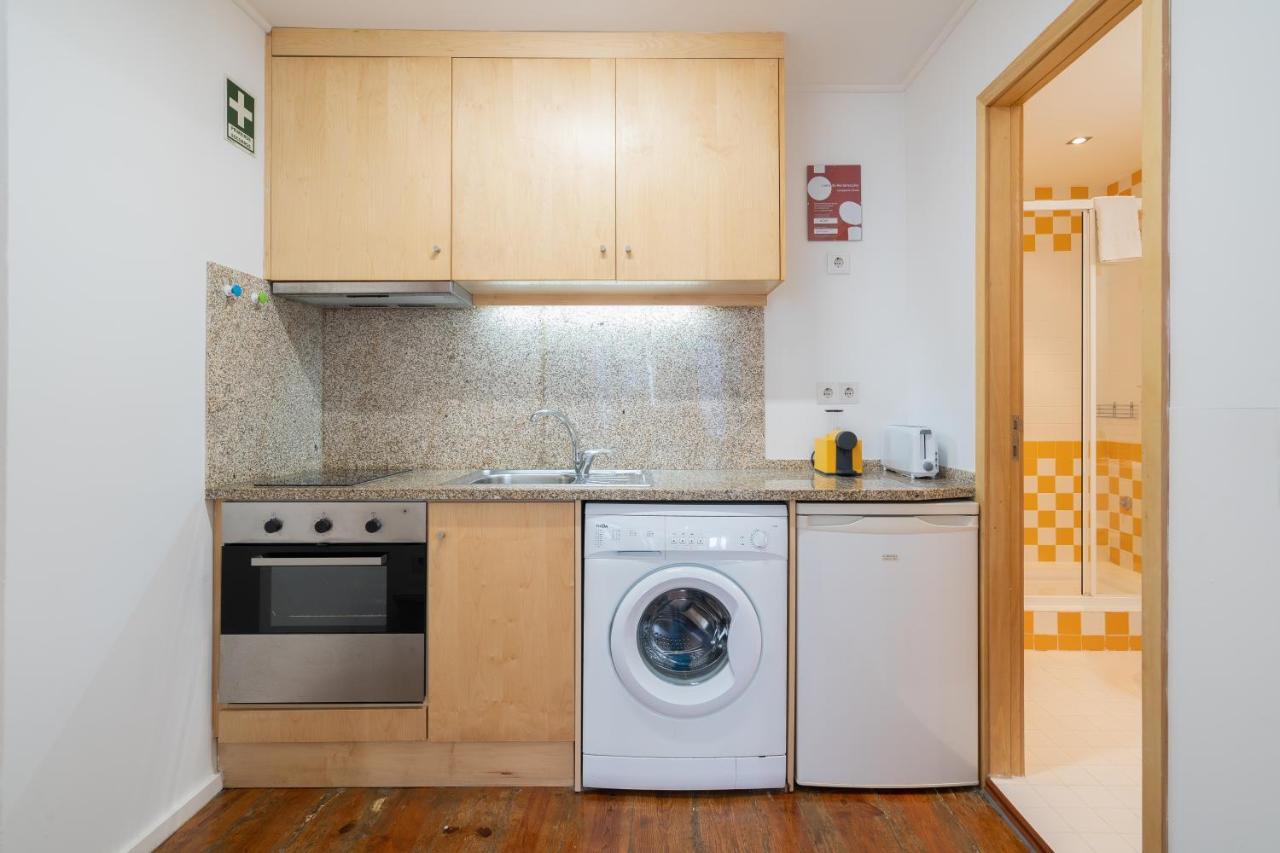 Host Wise - Modern Studios With Terrace - Walk Everywhere Porto Bagian luar foto