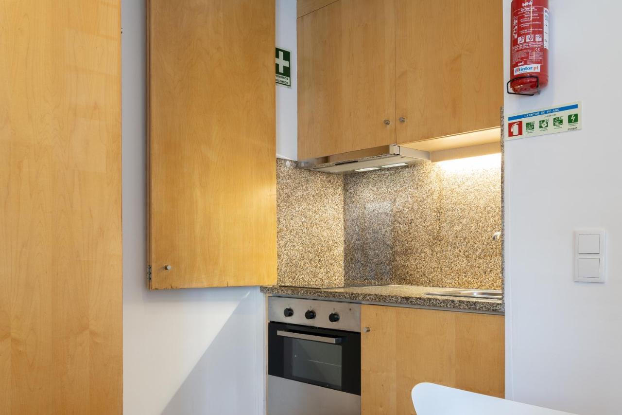 Host Wise - Modern Studios With Terrace - Walk Everywhere Porto Bagian luar foto