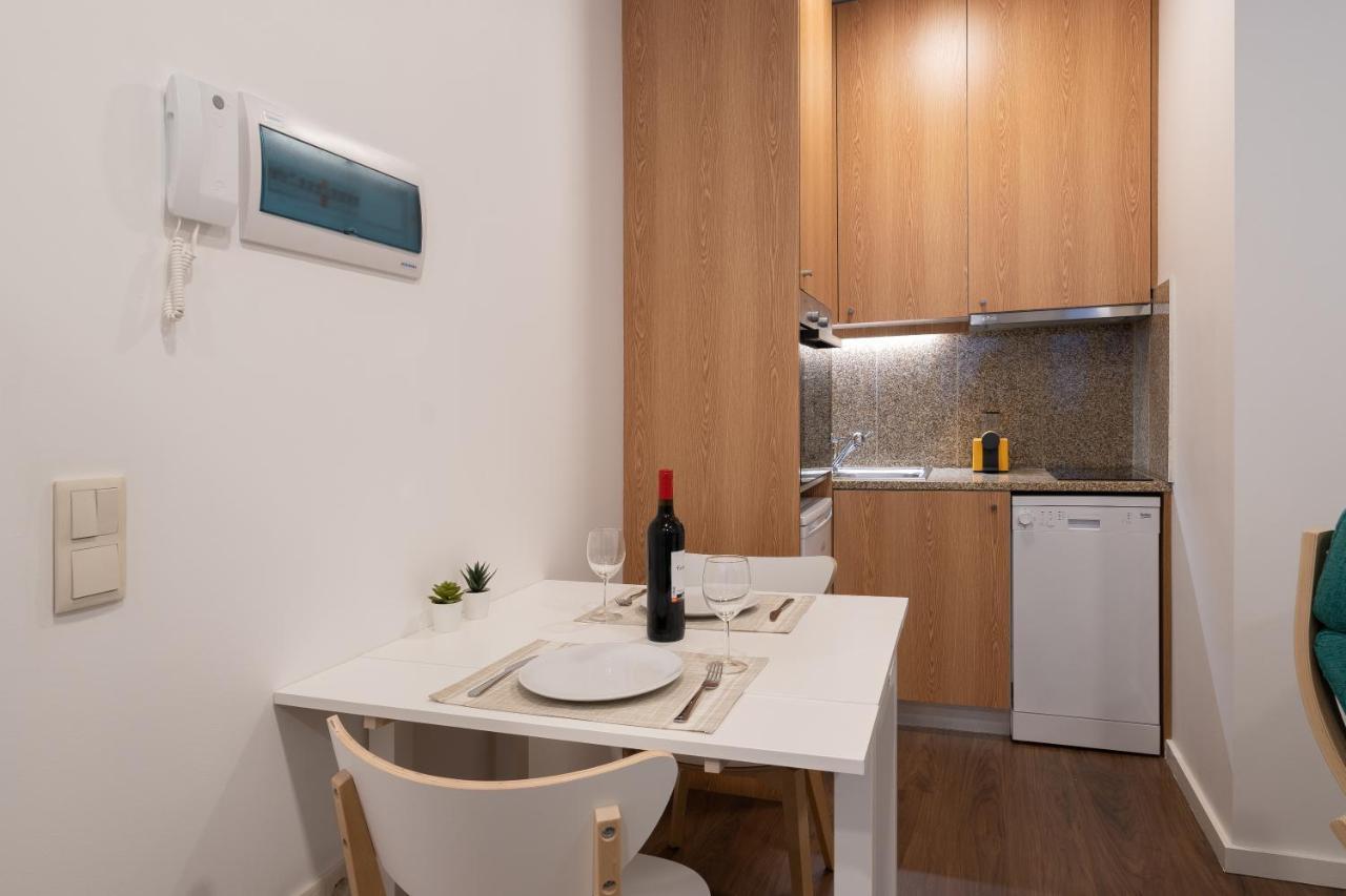 Host Wise - Modern Studios With Terrace - Walk Everywhere Porto Bagian luar foto
