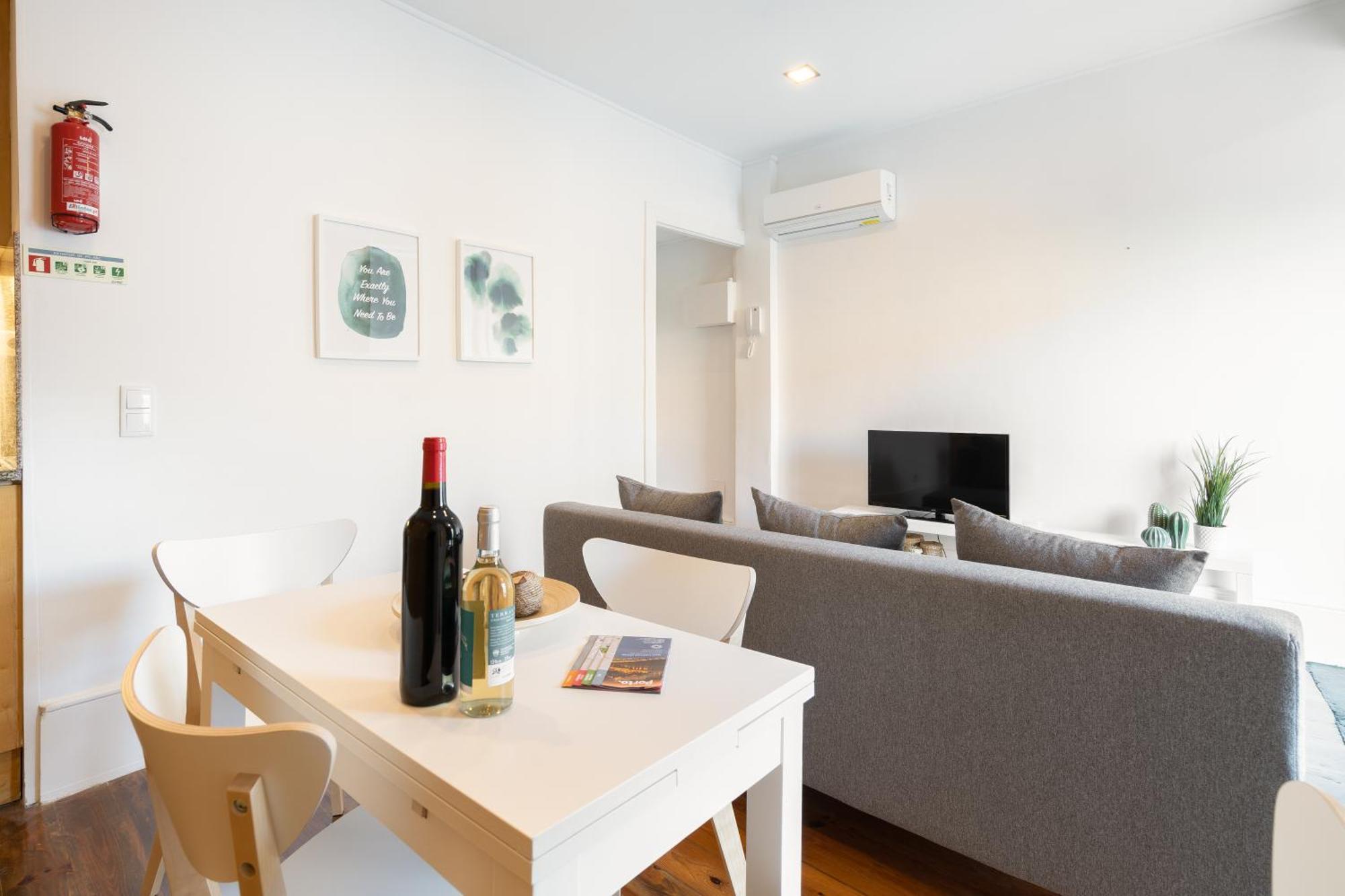 Host Wise - Modern Studios With Terrace - Walk Everywhere Porto Ruang foto