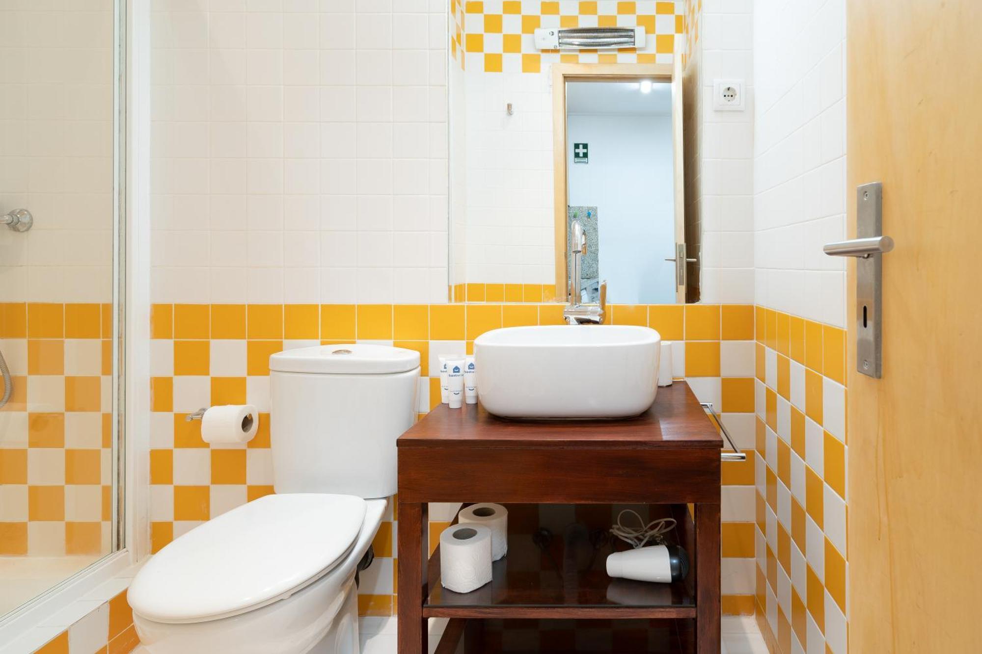Host Wise - Modern Studios With Terrace - Walk Everywhere Porto Ruang foto