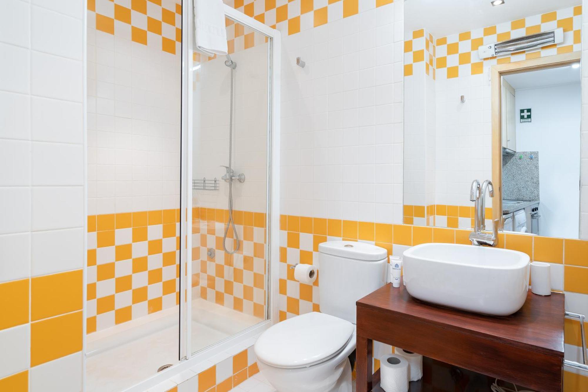Host Wise - Modern Studios With Terrace - Walk Everywhere Porto Ruang foto