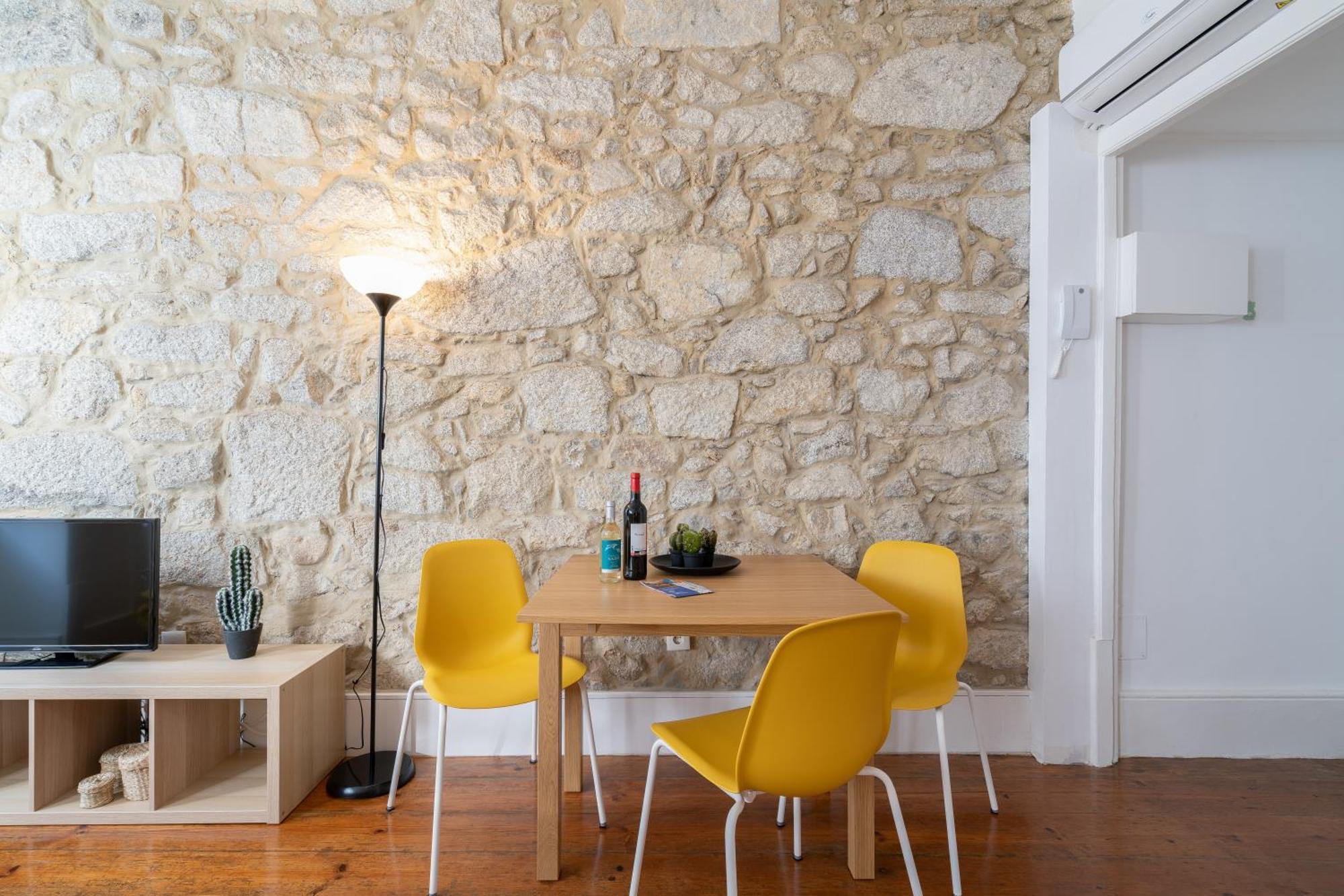 Host Wise - Modern Studios With Terrace - Walk Everywhere Porto Ruang foto