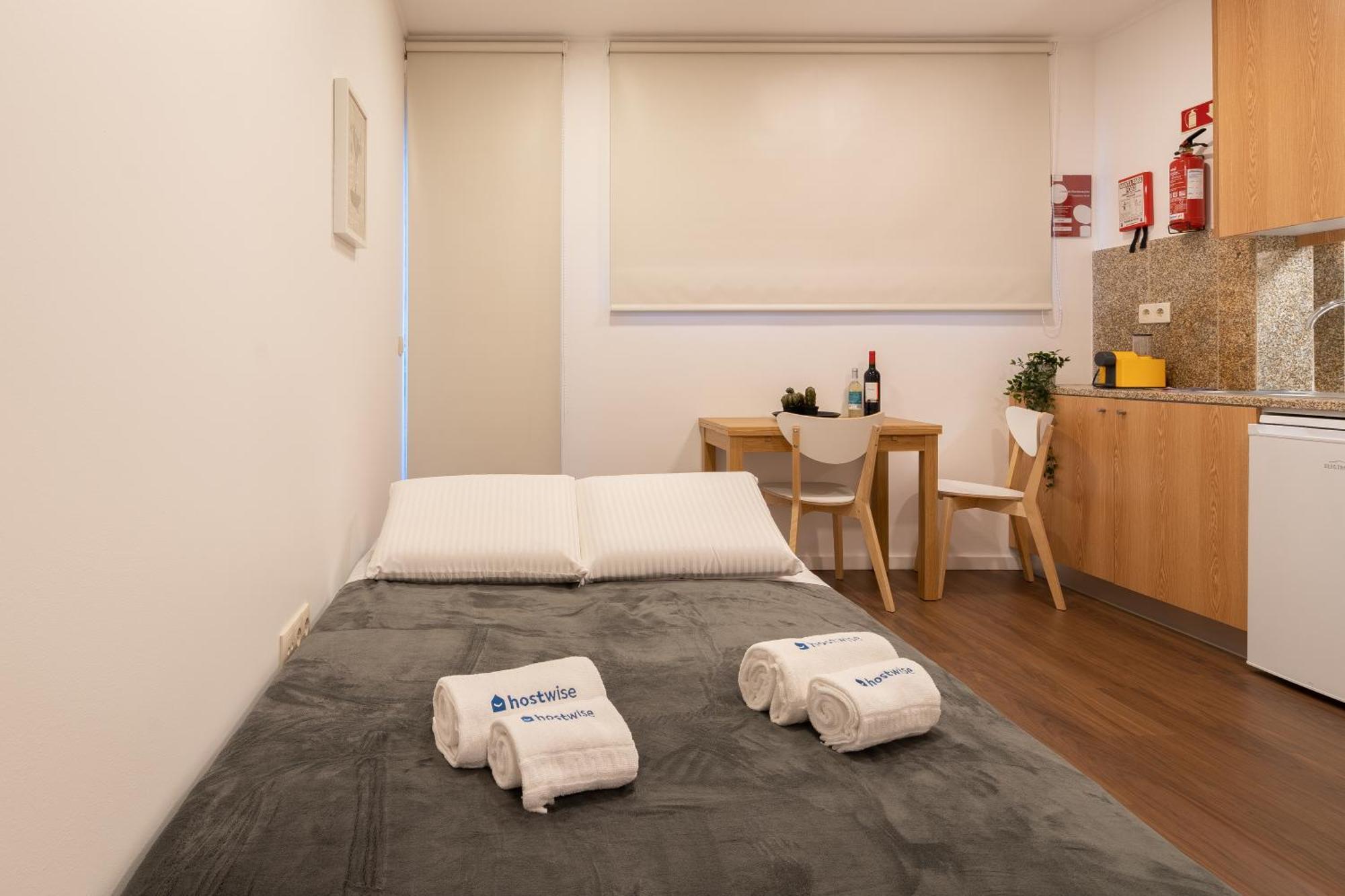 Host Wise - Modern Studios With Terrace - Walk Everywhere Porto Ruang foto